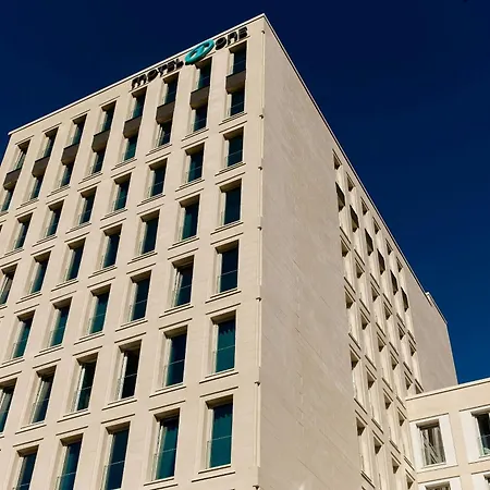 Motel One Freiburg-3